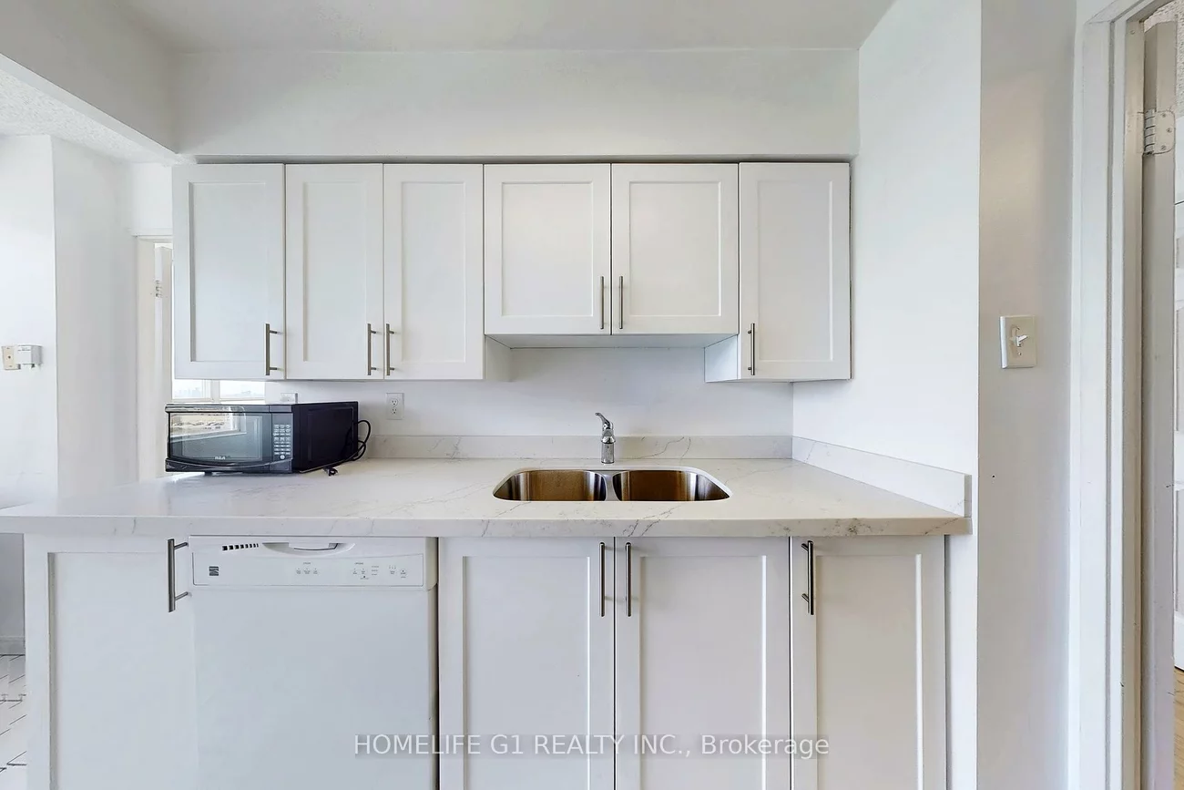 50, Kingsbridge Garden, Hurontario, Mississauga