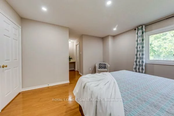 4635, Regents, Hurontario, Mississauga