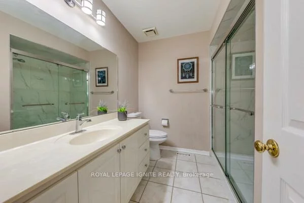 4635, Regents, Hurontario, Mississauga