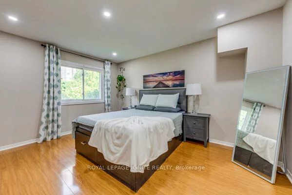 4635, Regents, Hurontario, Mississauga