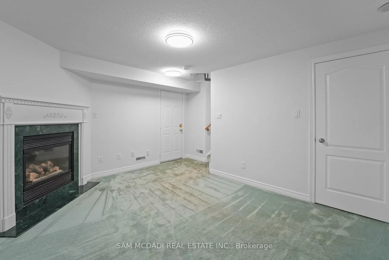 5031, East Mill, East Credit, Mississauga