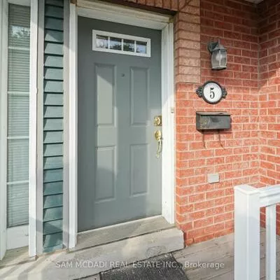 5031, East Mill, East Credit, Mississauga
