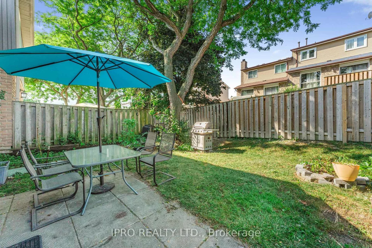 900, Dundas, Erindale, Mississauga