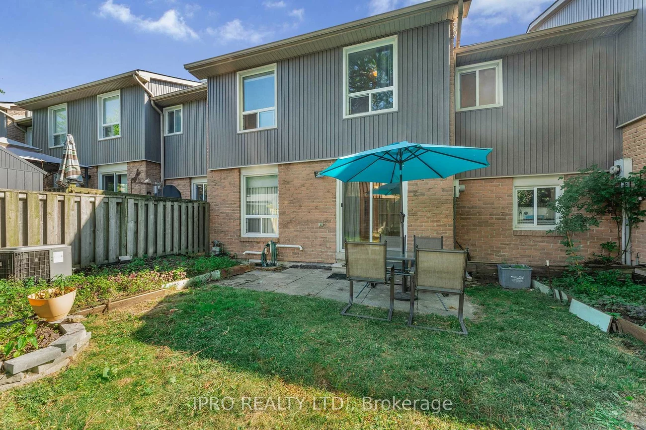 900, Dundas, Erindale, Mississauga