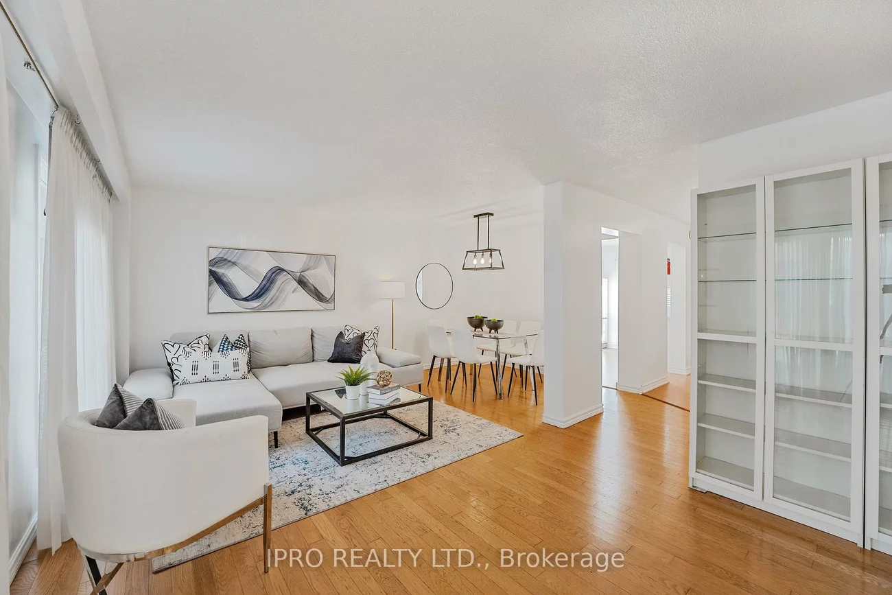 900, Dundas, Erindale, Mississauga