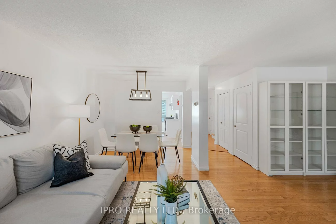 900, Dundas, Erindale, Mississauga