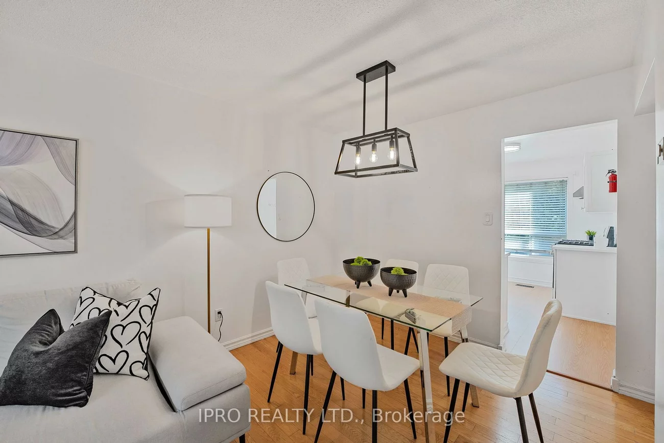 900, Dundas, Erindale, Mississauga