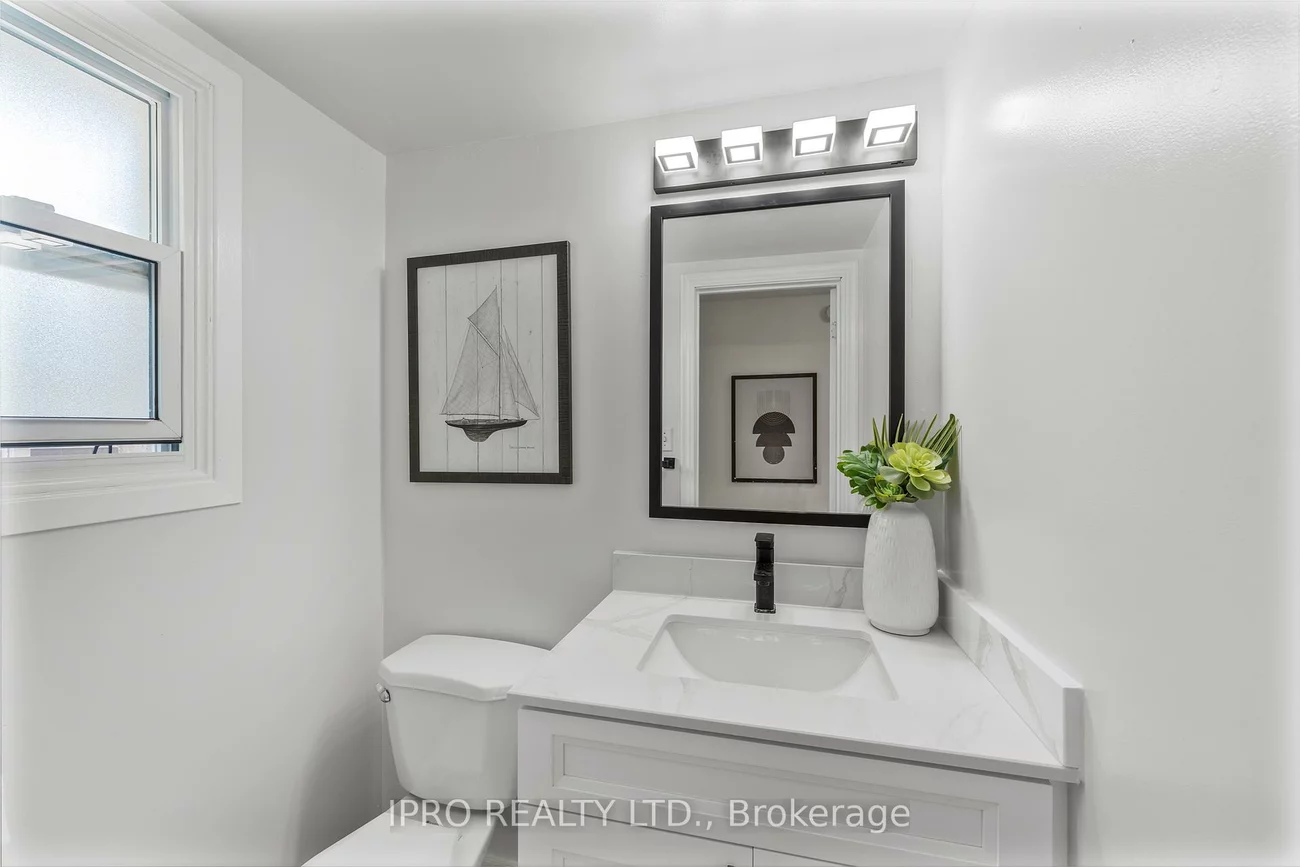 900, Dundas, Erindale, Mississauga
