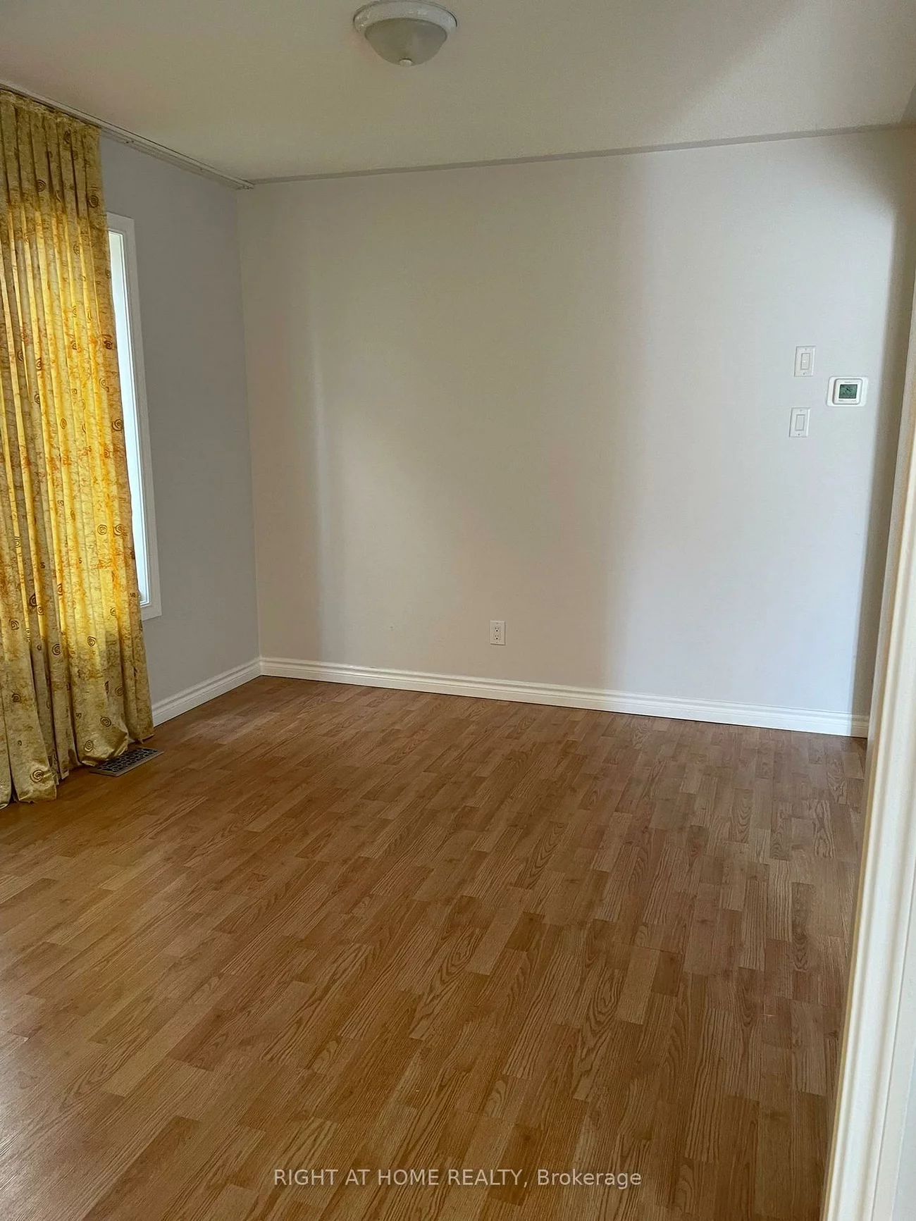 335, Webb, City Centre, Mississauga