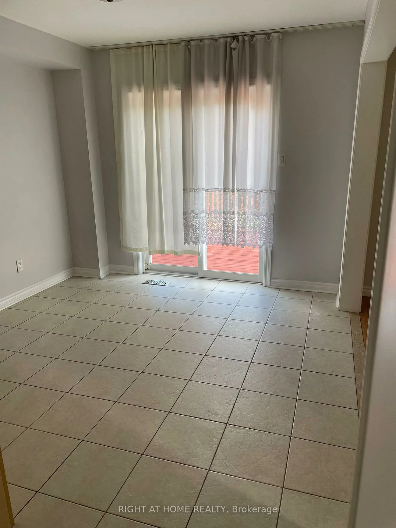 335, Webb, City Centre, Mississauga