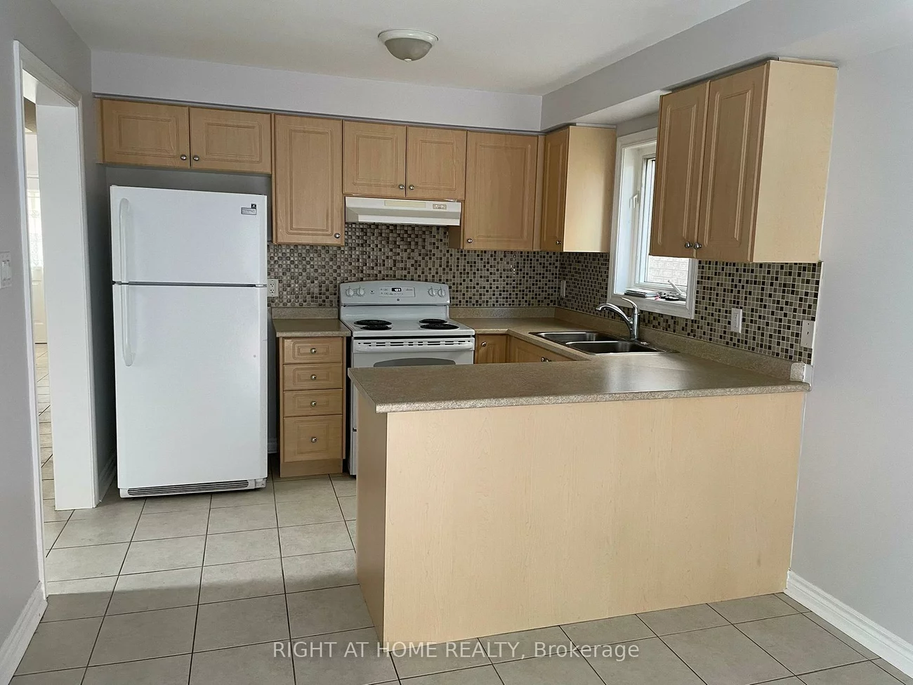 335, Webb, City Centre, Mississauga