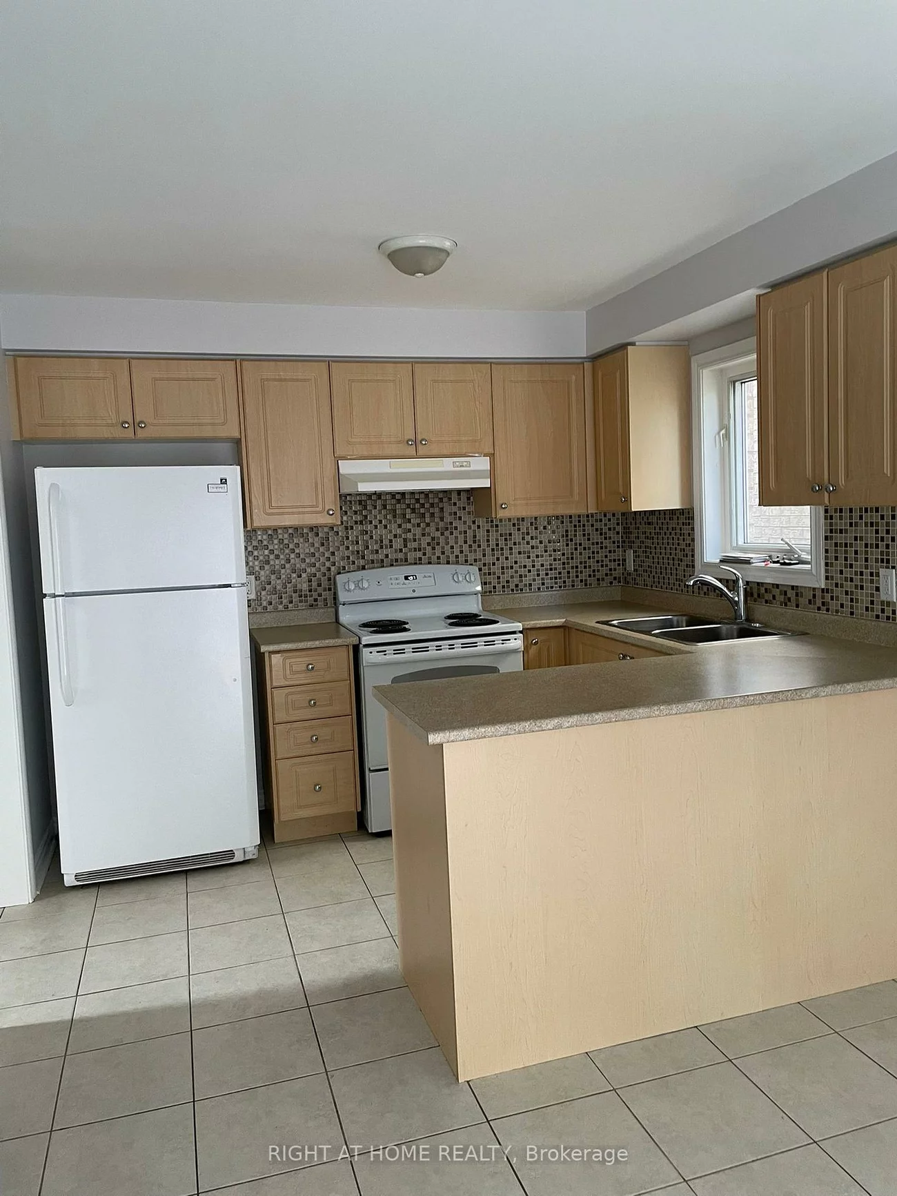335, Webb, City Centre, Mississauga
