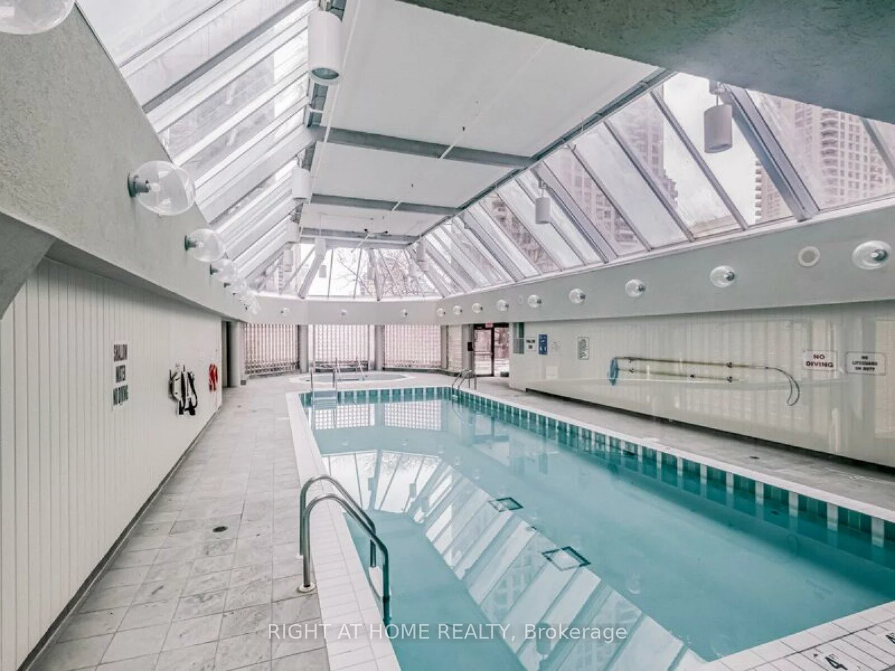335, Webb, City Centre, Mississauga