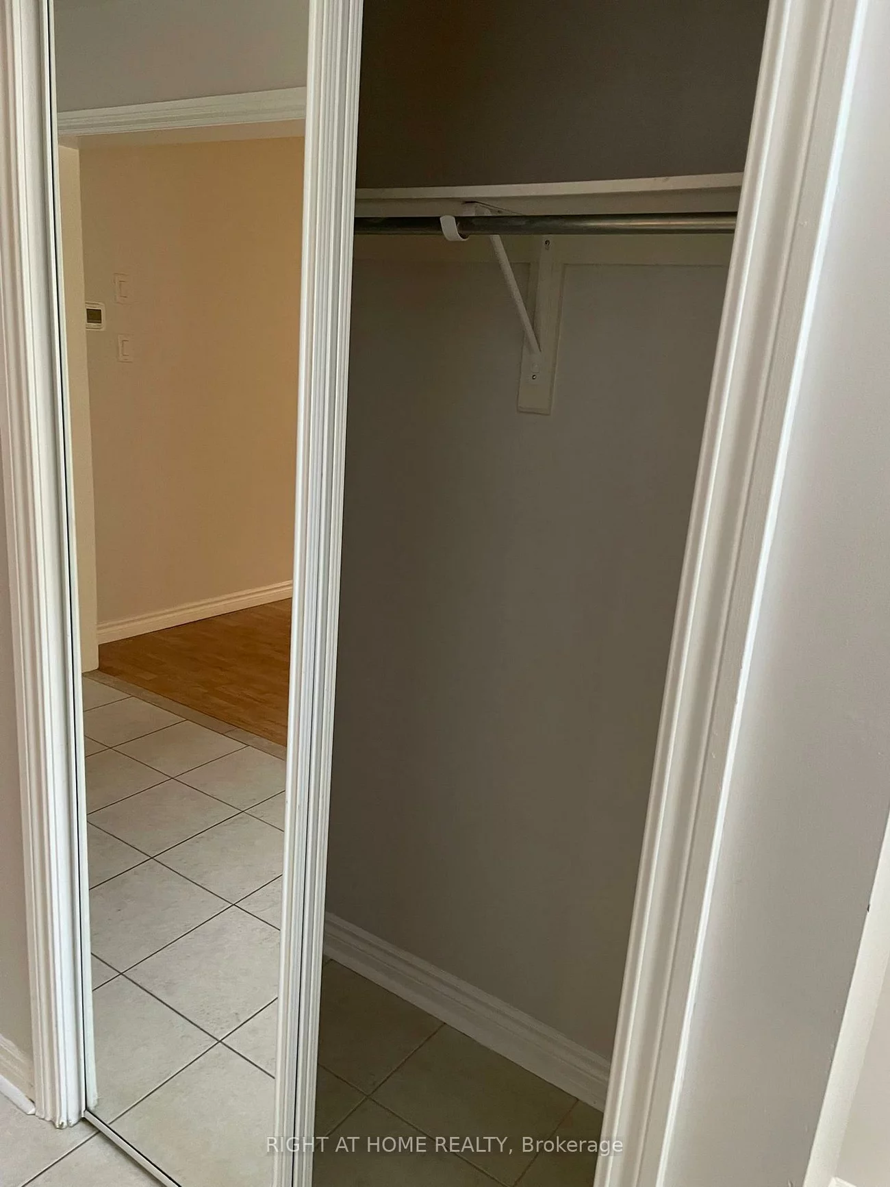 335, Webb, City Centre, Mississauga