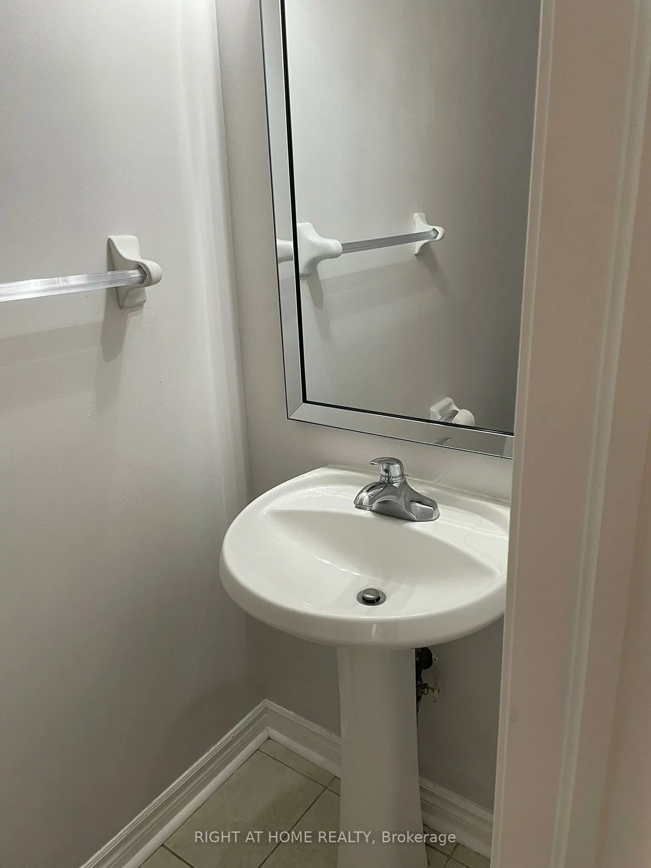 335, Webb, City Centre, Mississauga