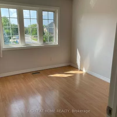 335, Webb, City Centre, Mississauga