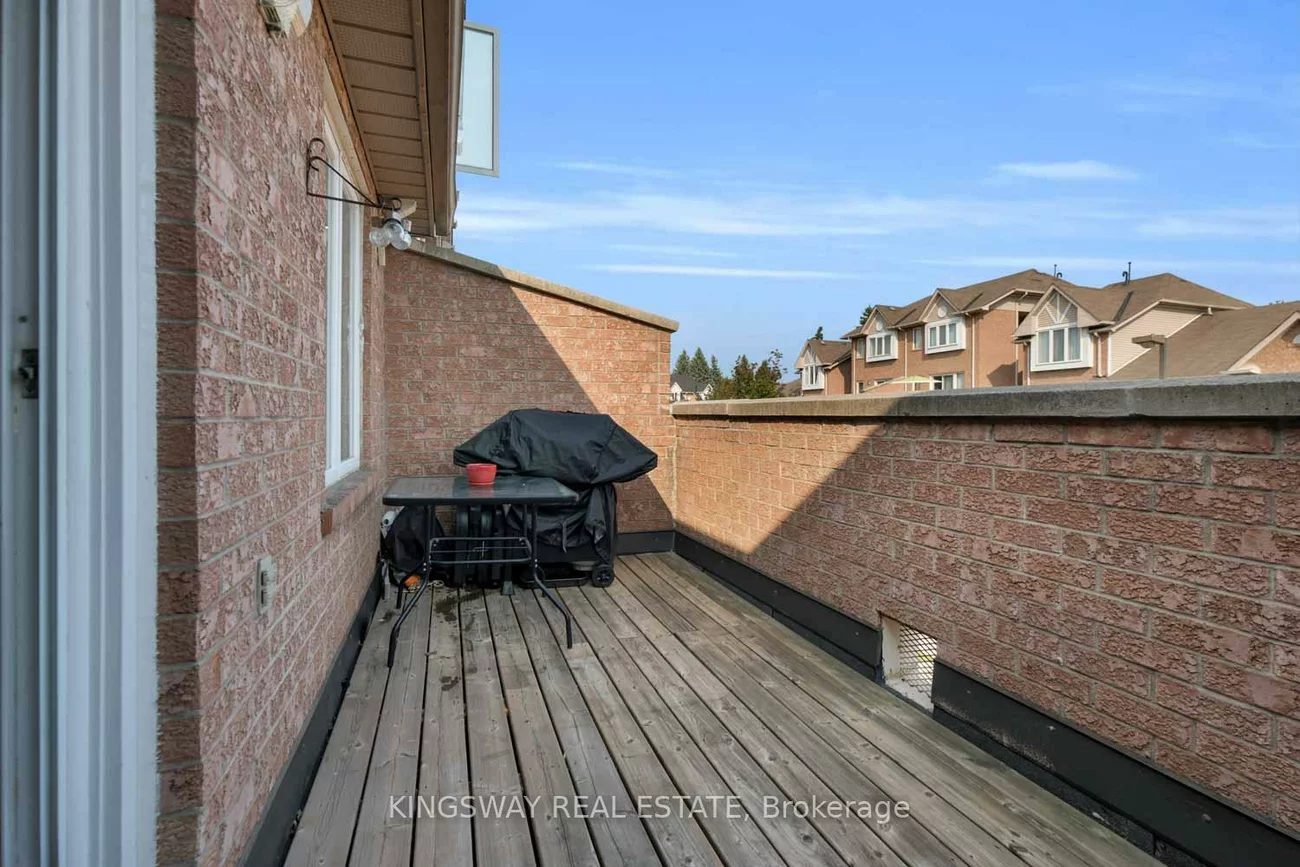 99, Bristol, Hurontario, Mississauga