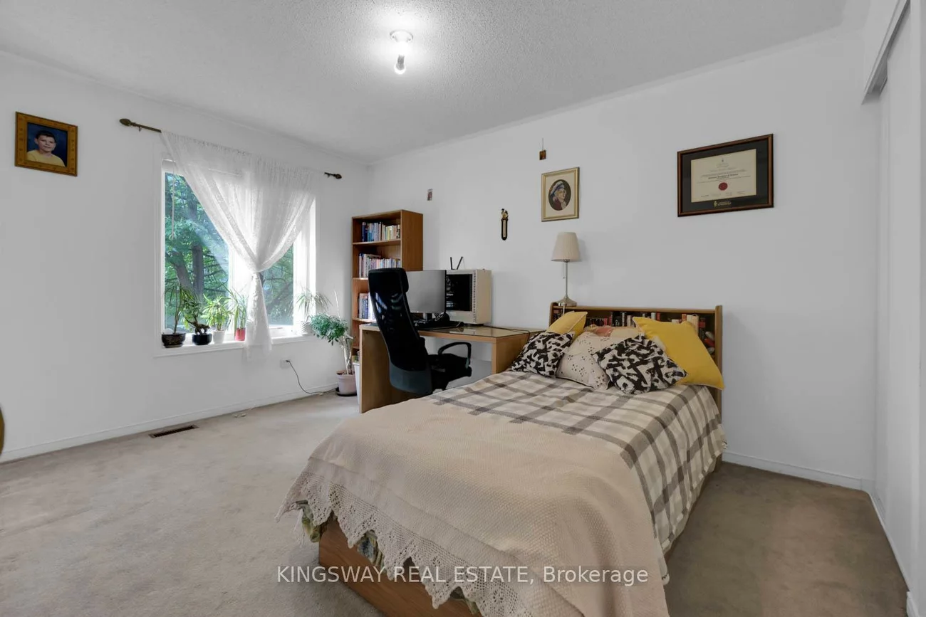99, Bristol, Hurontario, Mississauga