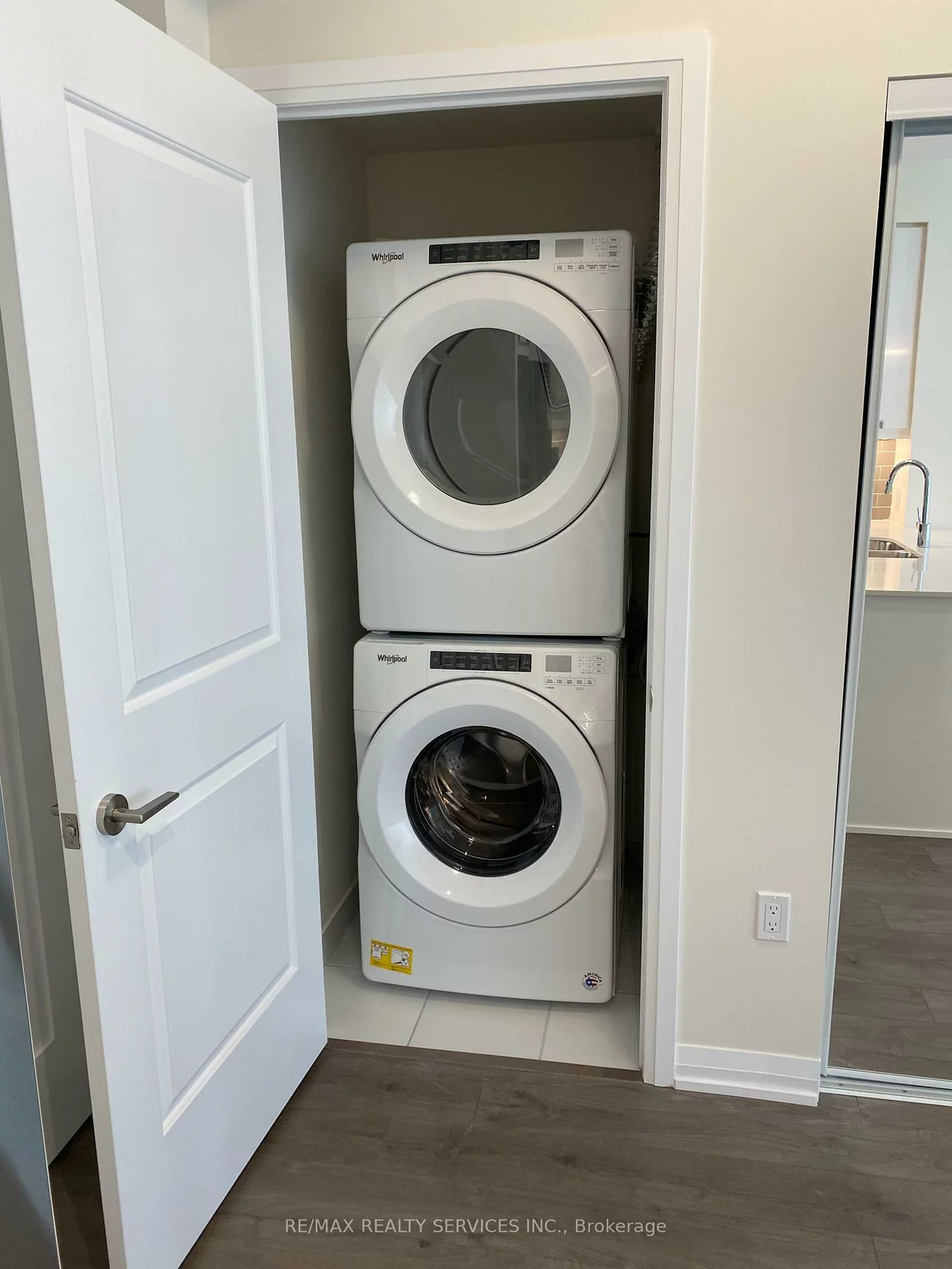 35, Watergarden, Hurontario, Mississauga