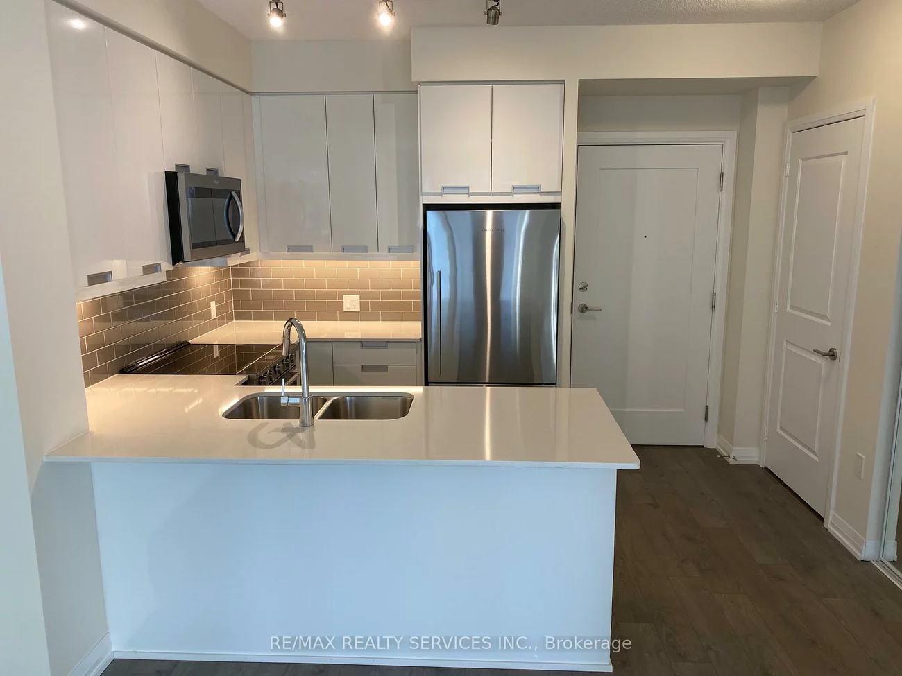 35, Watergarden, Hurontario, Mississauga