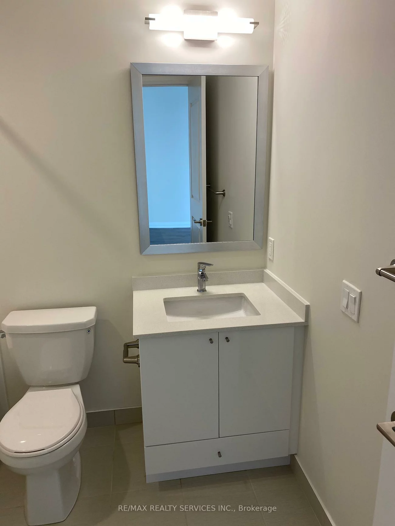 35, Watergarden, Hurontario, Mississauga