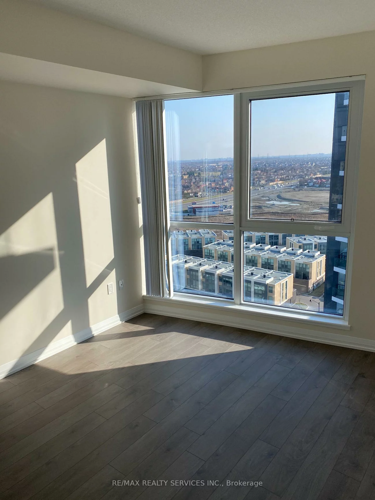 35, Watergarden, Hurontario, Mississauga