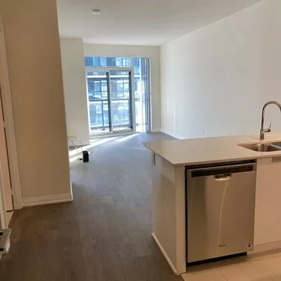 35, Watergarden, Hurontario, Mississauga