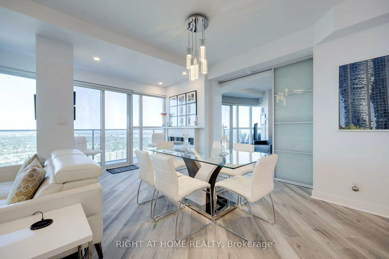 60, Absolute, City Centre, Mississauga