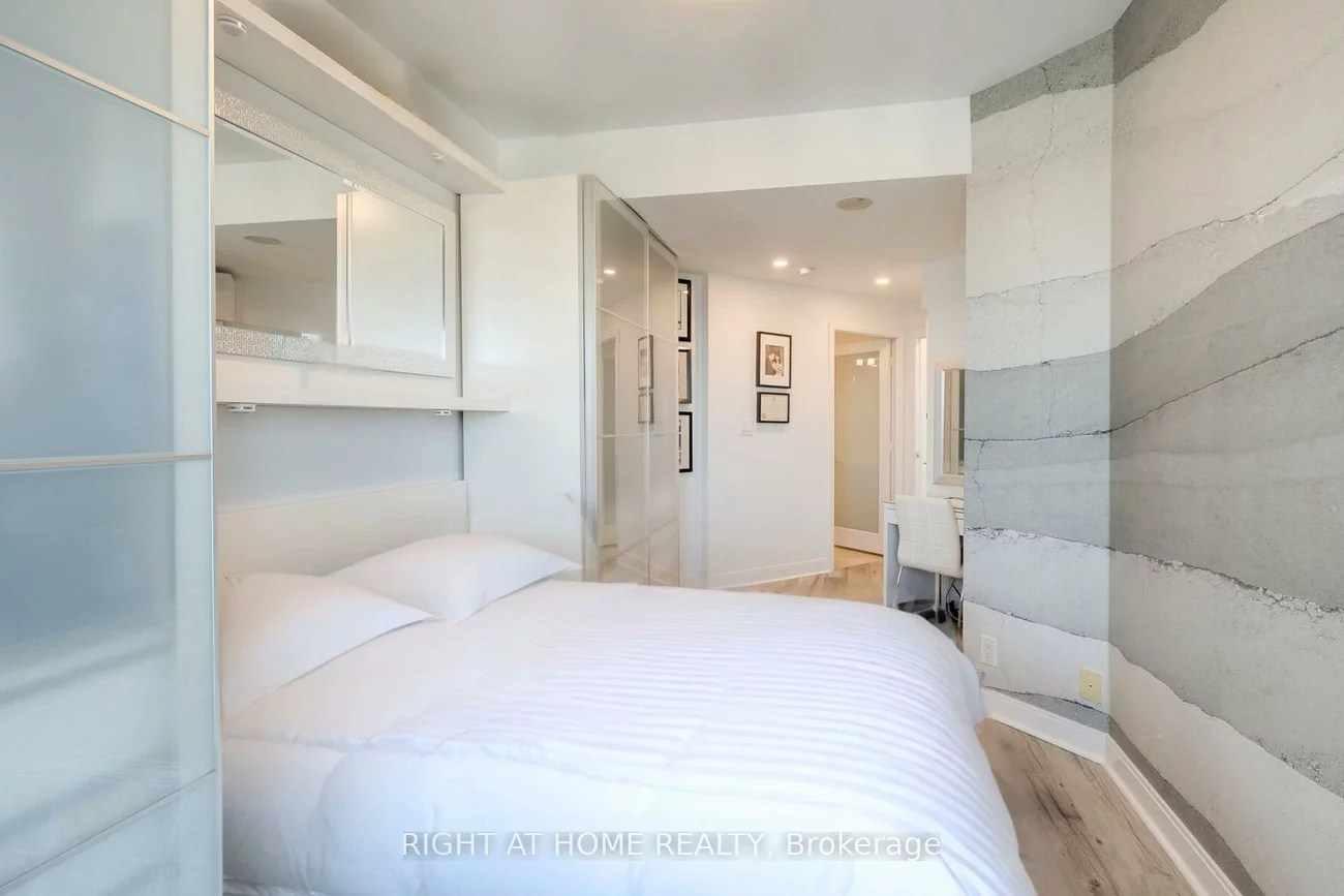 60, Absolute, City Centre, Mississauga