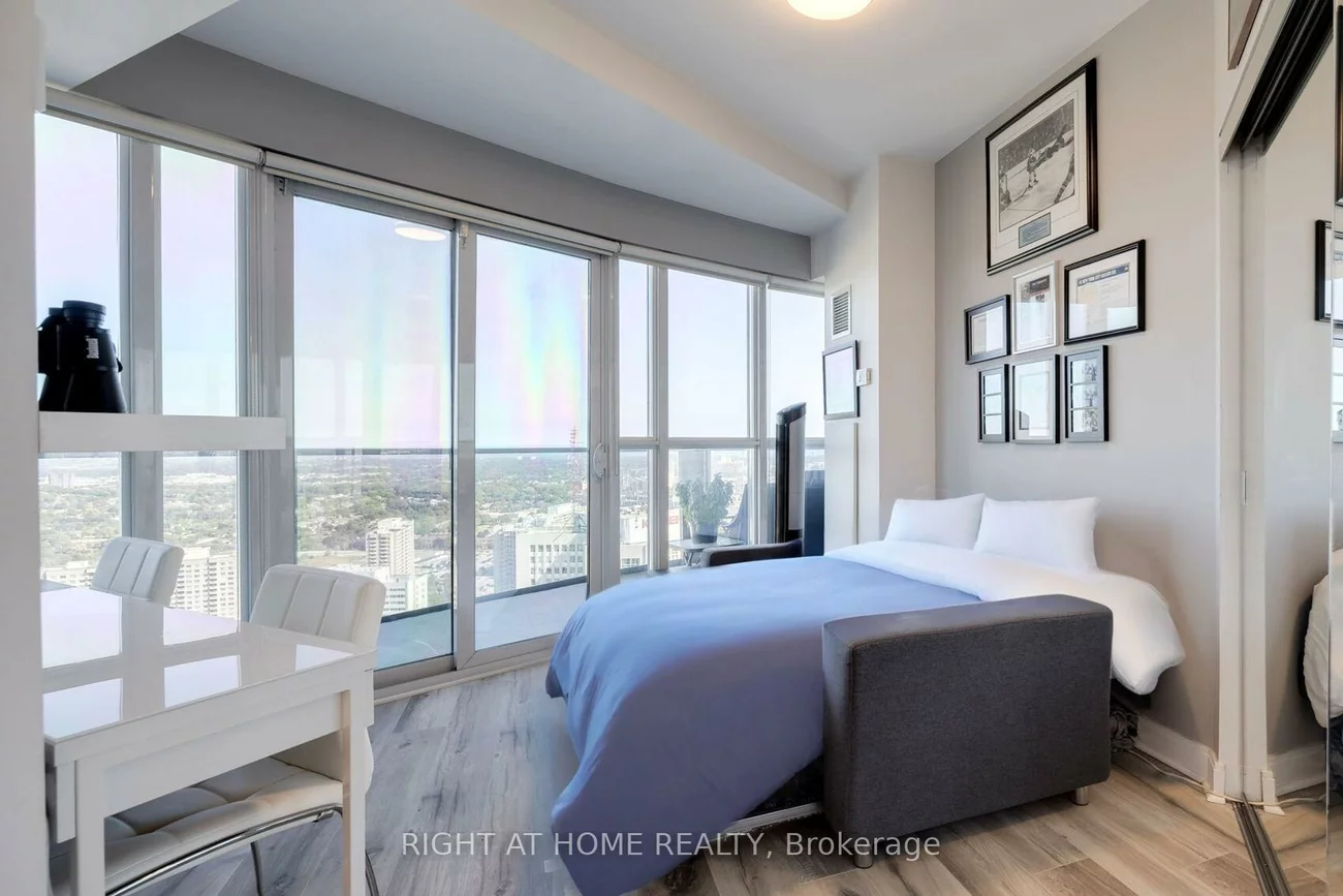 60, Absolute, City Centre, Mississauga