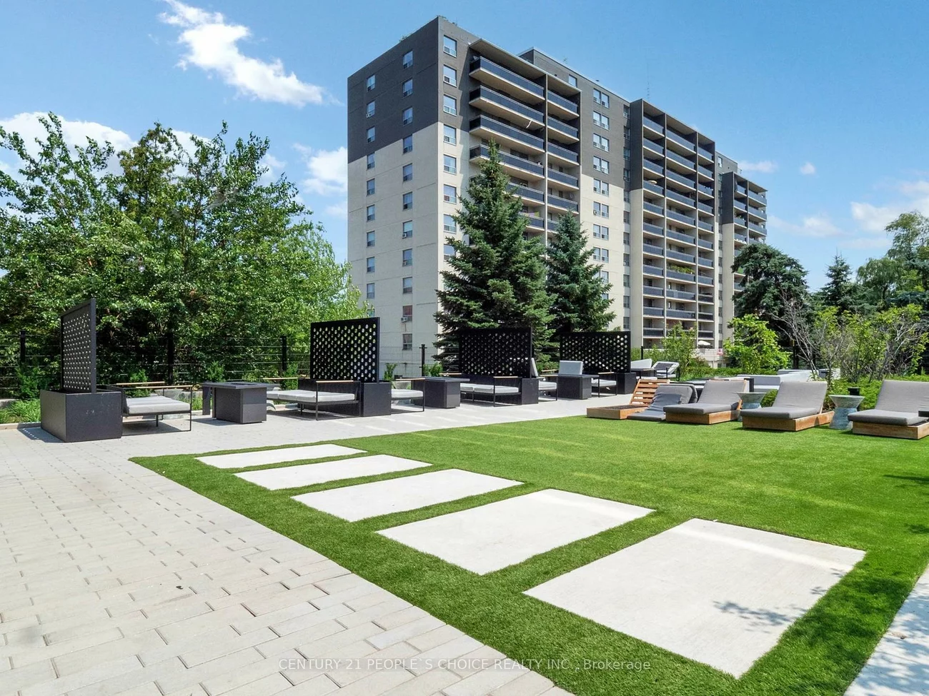 86, Dundas, Cooksville, Mississauga