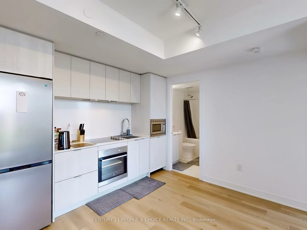86, Dundas, Cooksville, Mississauga