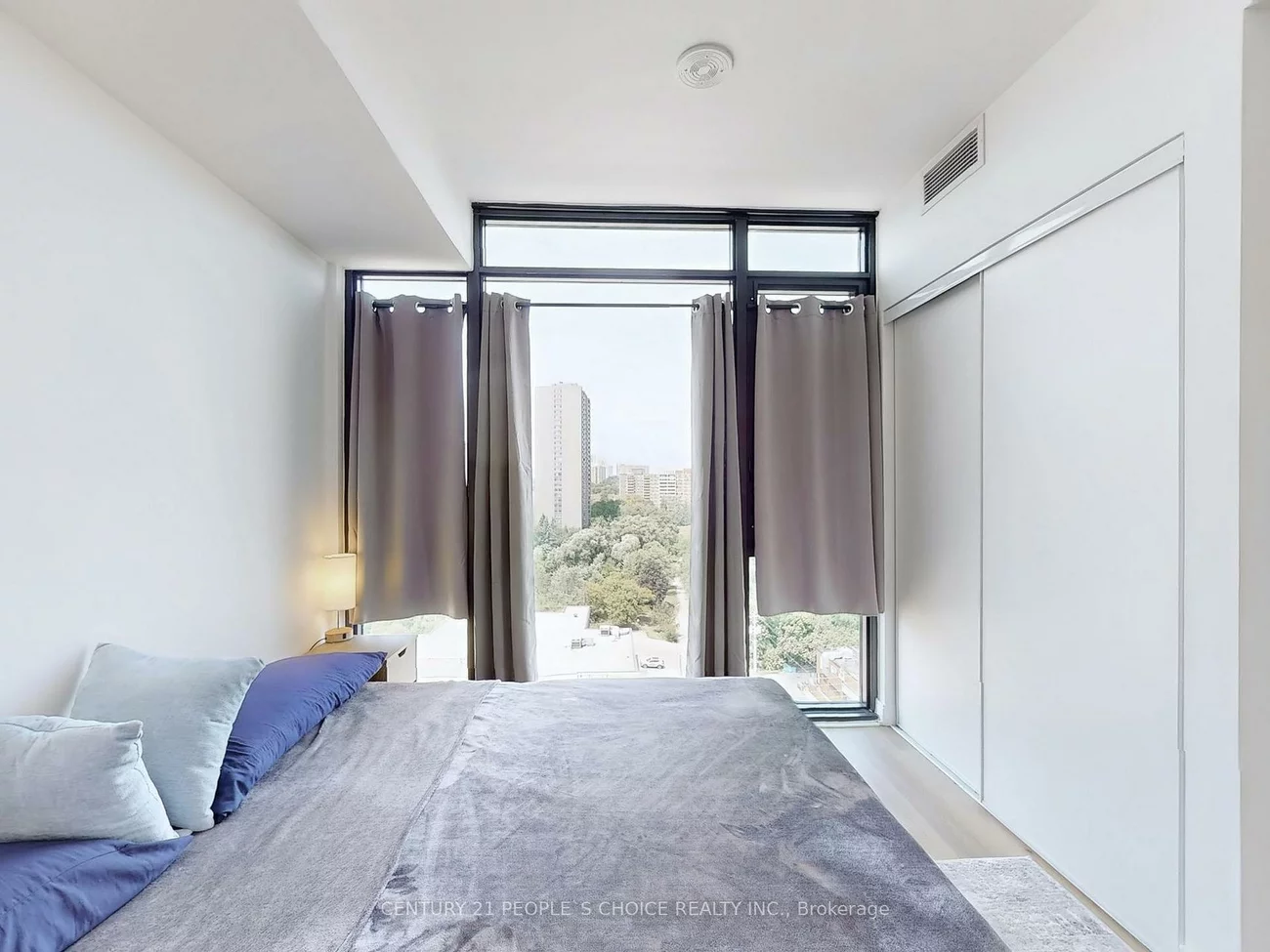 86, Dundas, Cooksville, Mississauga