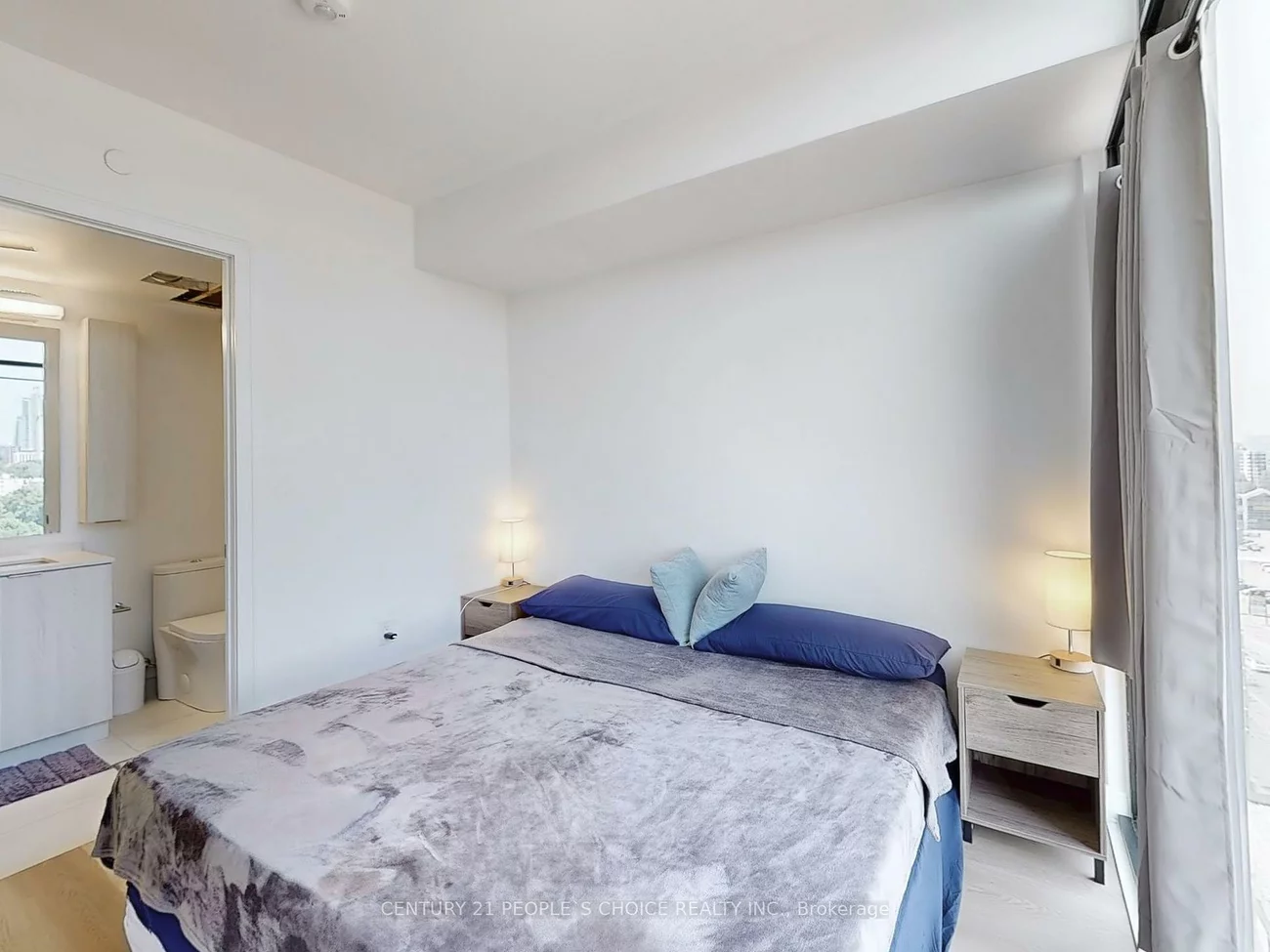 86, Dundas, Cooksville, Mississauga