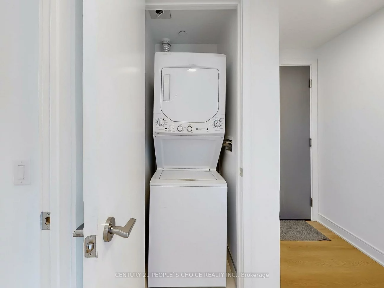 86, Dundas, Cooksville, Mississauga