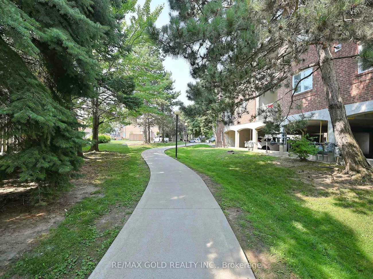99, Bristol, Hurontario, Mississauga