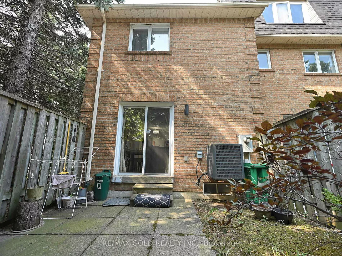 99, Bristol, Hurontario, Mississauga