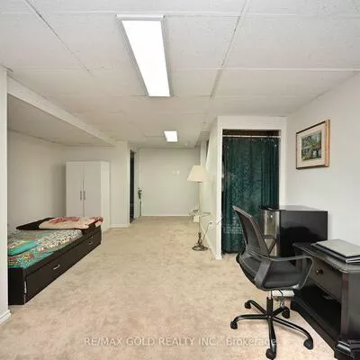 99, Bristol, Hurontario, Mississauga