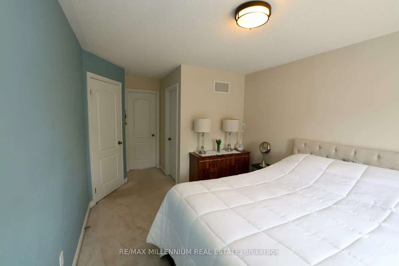 1015, Galesway, East Credit, Mississauga