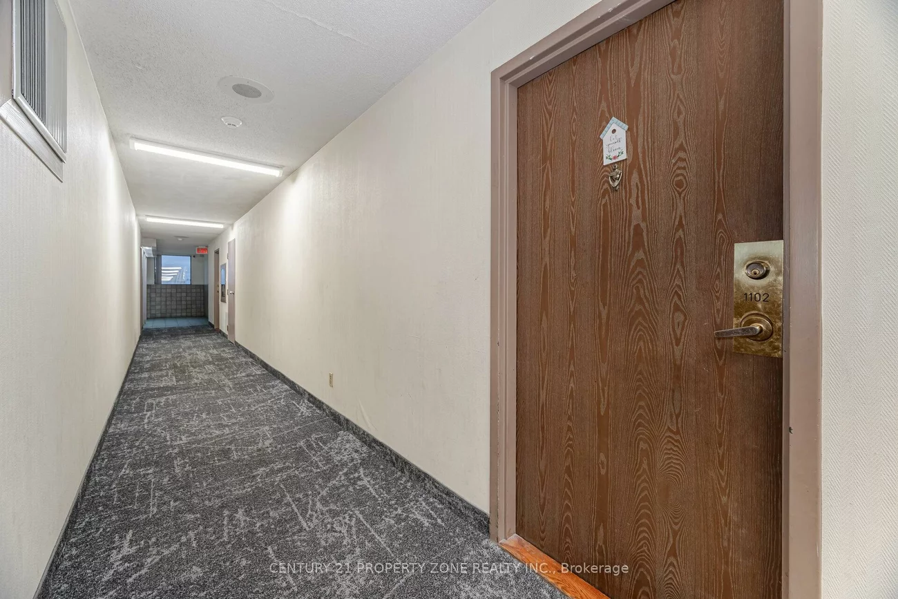 25, Agnes, Cooksville, Mississauga