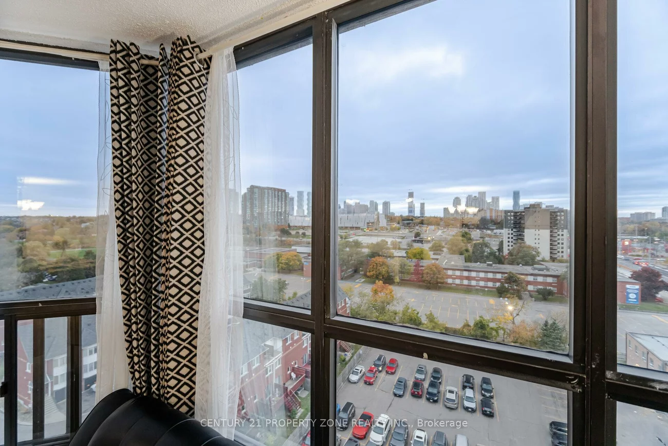 25, Agnes, Cooksville, Mississauga