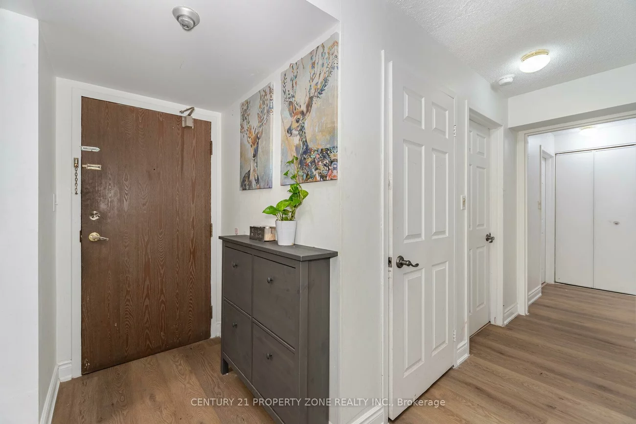 25, Agnes, Cooksville, Mississauga