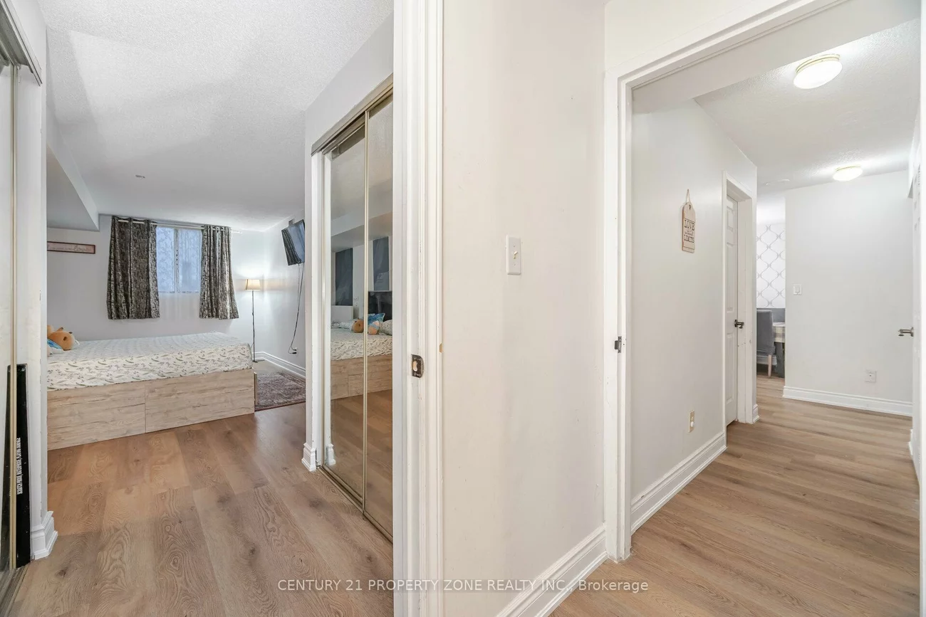 25, Agnes, Cooksville, Mississauga