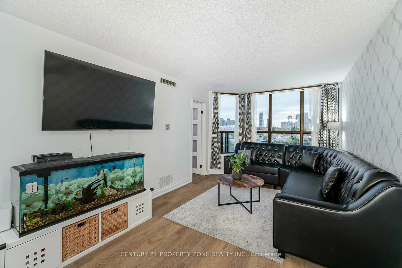25, Agnes, Cooksville, Mississauga