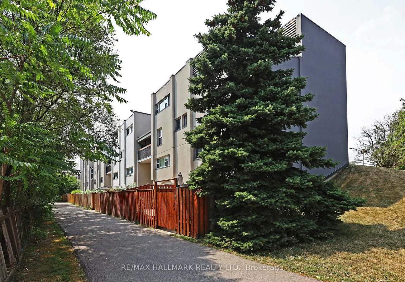 3040, Constitution, Applewood, Mississauga