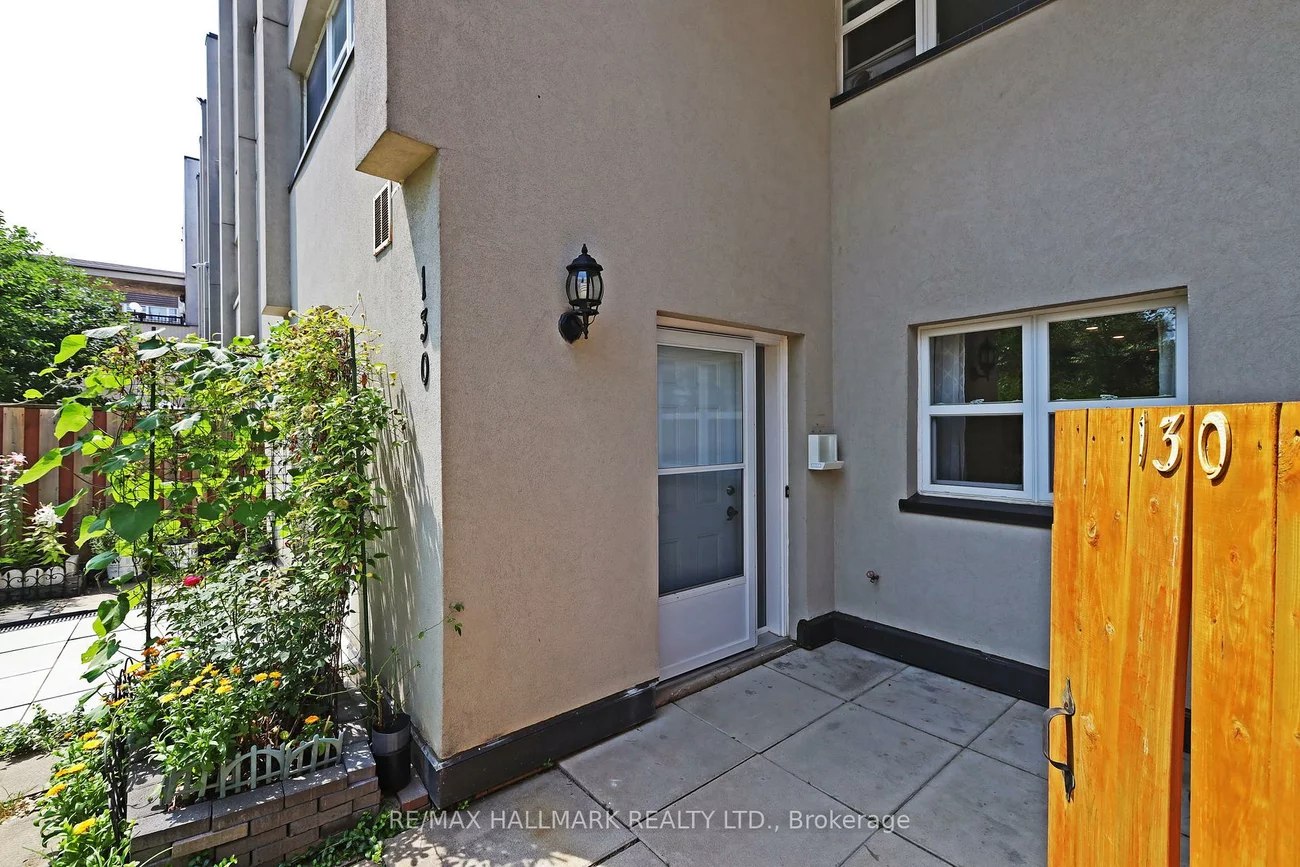 3040, Constitution, Applewood, Mississauga