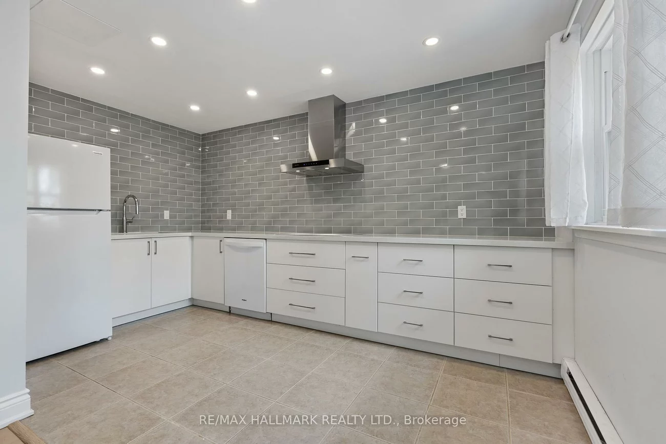 3040, Constitution, Applewood, Mississauga