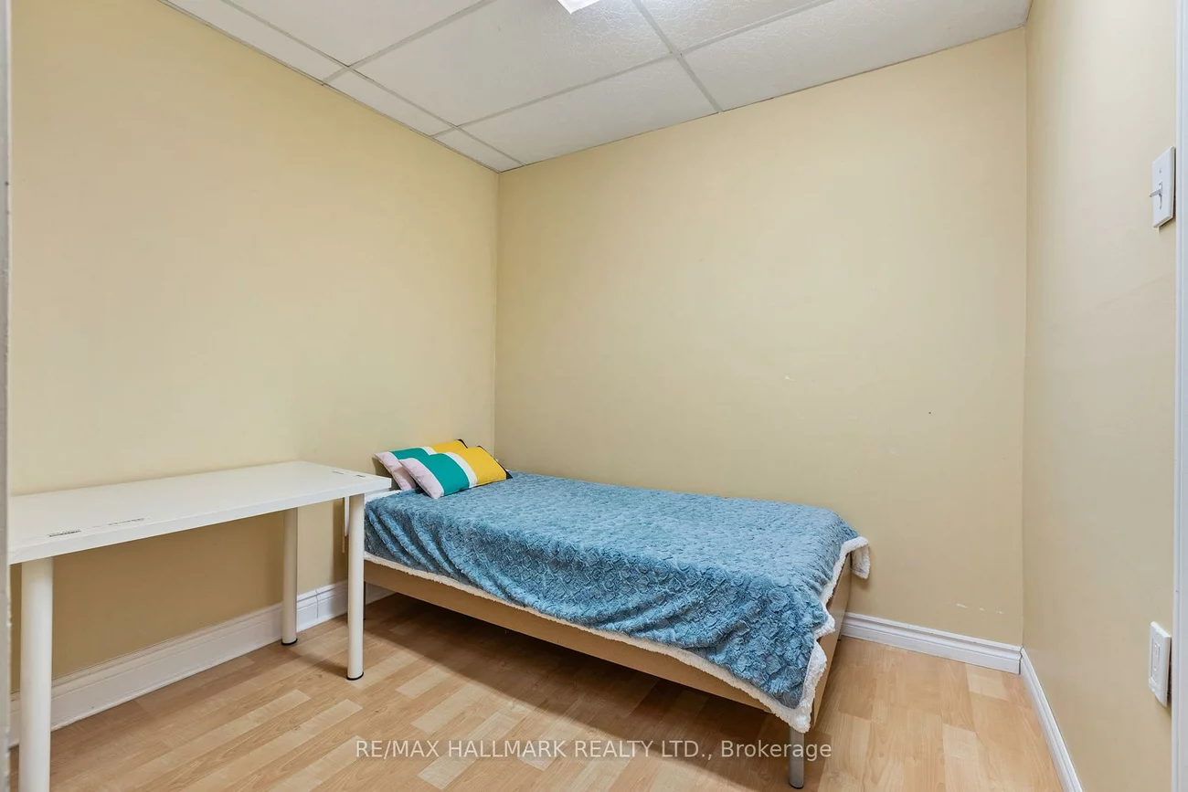 3040, Constitution, Applewood, Mississauga