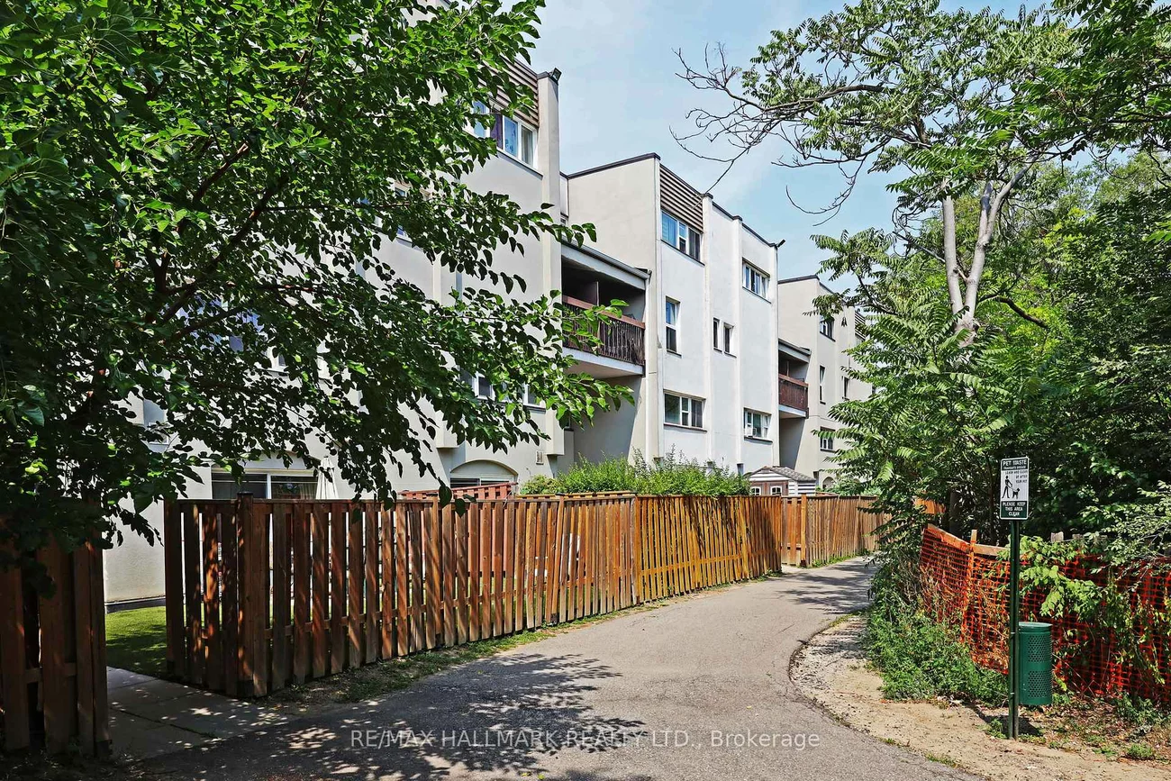 3040, Constitution, Applewood, Mississauga