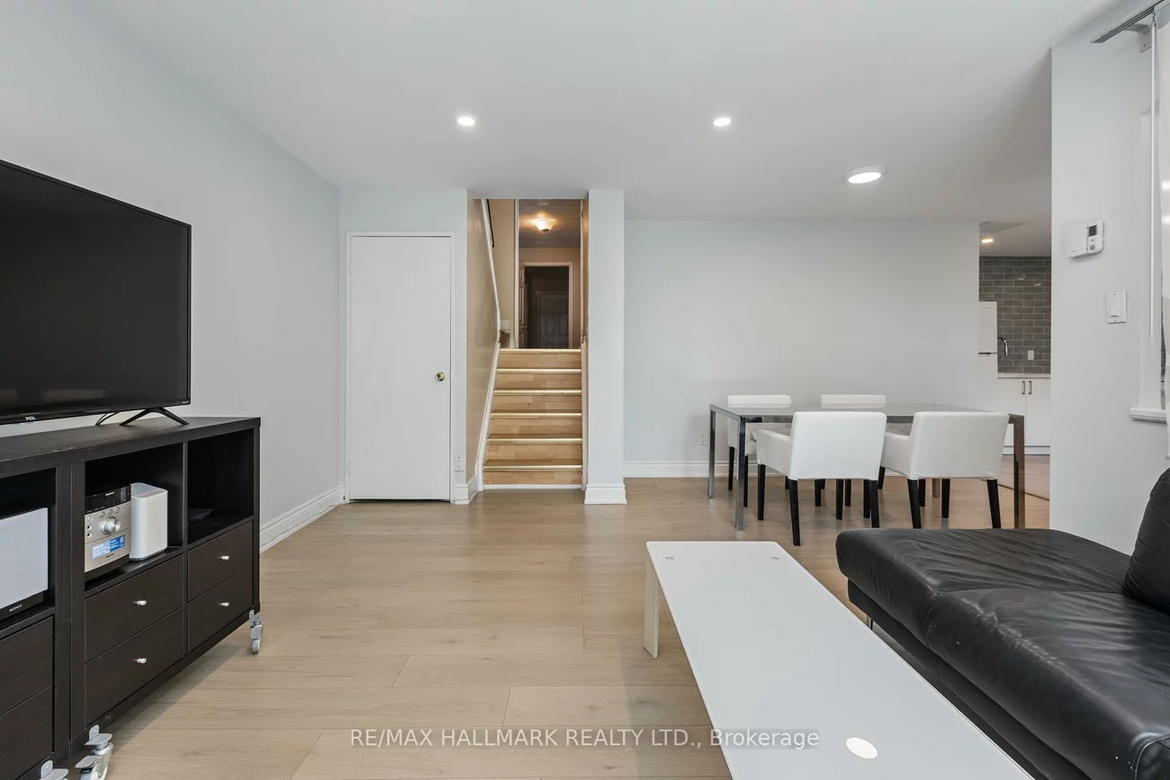 3040, Constitution, Applewood, Mississauga